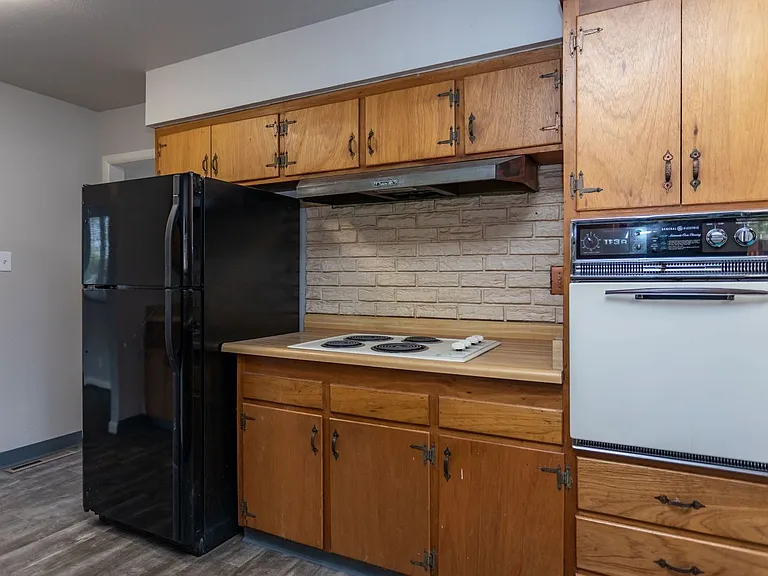 614 Ramona Ave — Photo 11