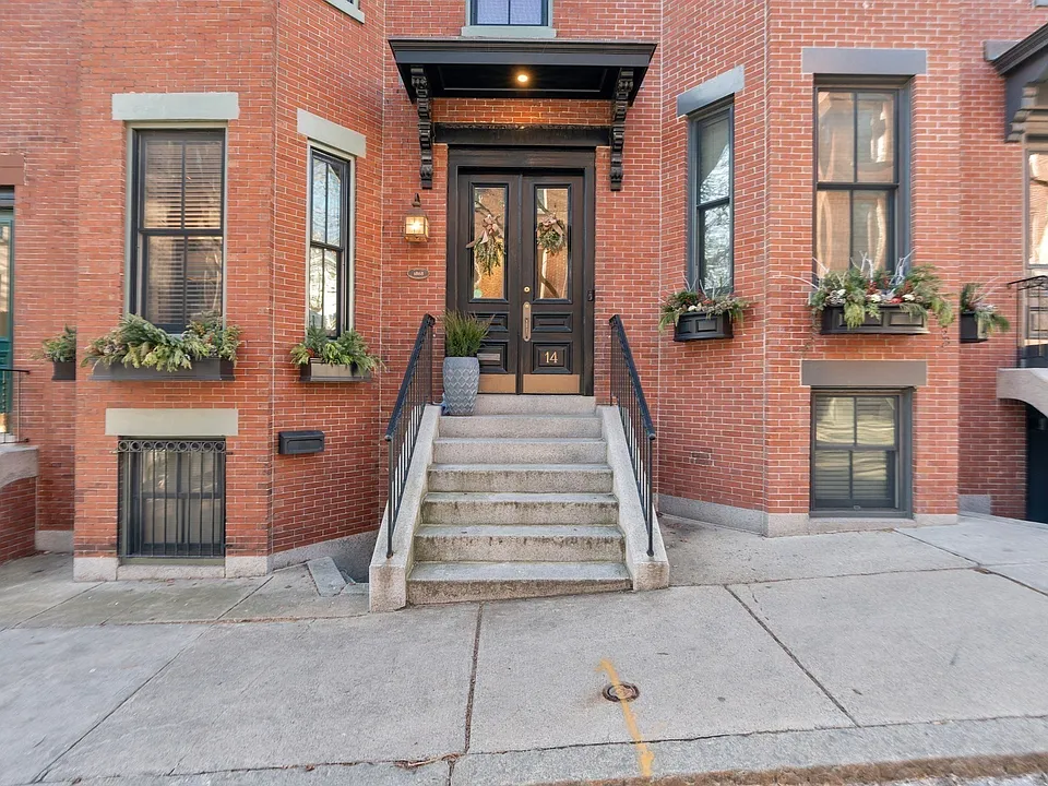 14 Auburn St #A