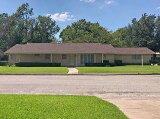 411 Willow Way, Gainesville, TX 76240