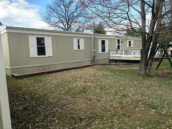 5th image of 1447 Leonard Dr