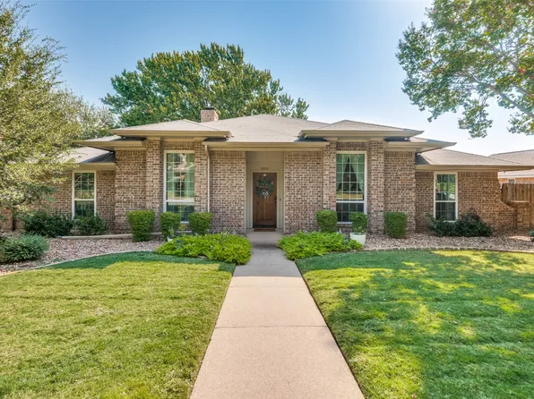 2608 Glenoaks St, Bedford, TX 76021