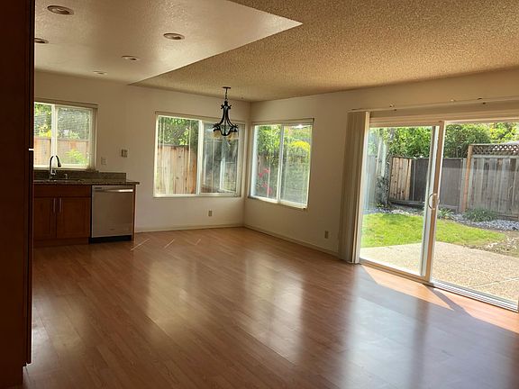 3rd image of 33496 Bardolph Cir