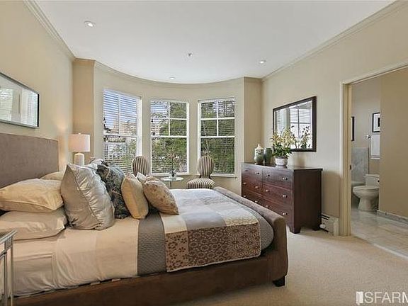 5th image of 500 Masonic Ave APT 4