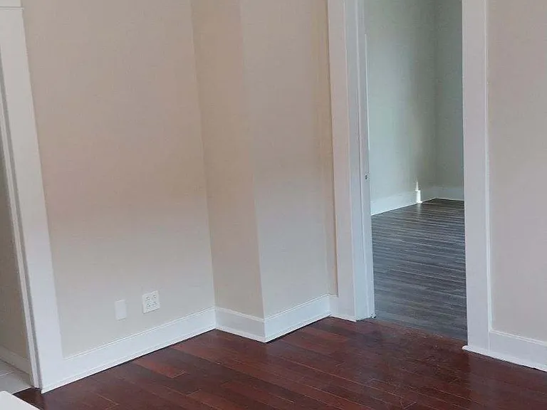 1430 Hiatt St — Photo 2