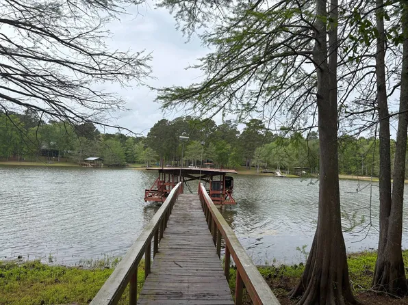 684 Parkside Dr, Zwolle, LA 71486