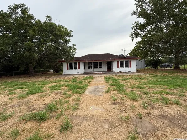 1939 County Road 134, Runge, TX 78151