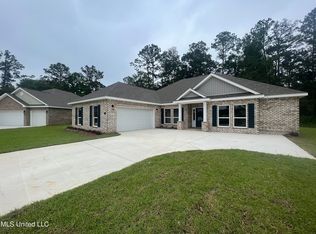 15700 Poydras Cir, Biloxi, MS 39532