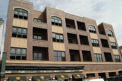 1st image of 918 W Belmont Ave #20