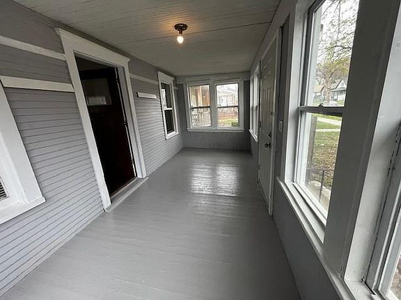 5th image of 1921 Queen Ave N