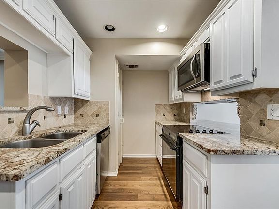 5th image of 4414 Buena Vista St APT 2