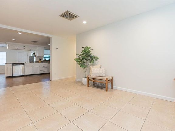 4th image of 6936 COLEUS COURT