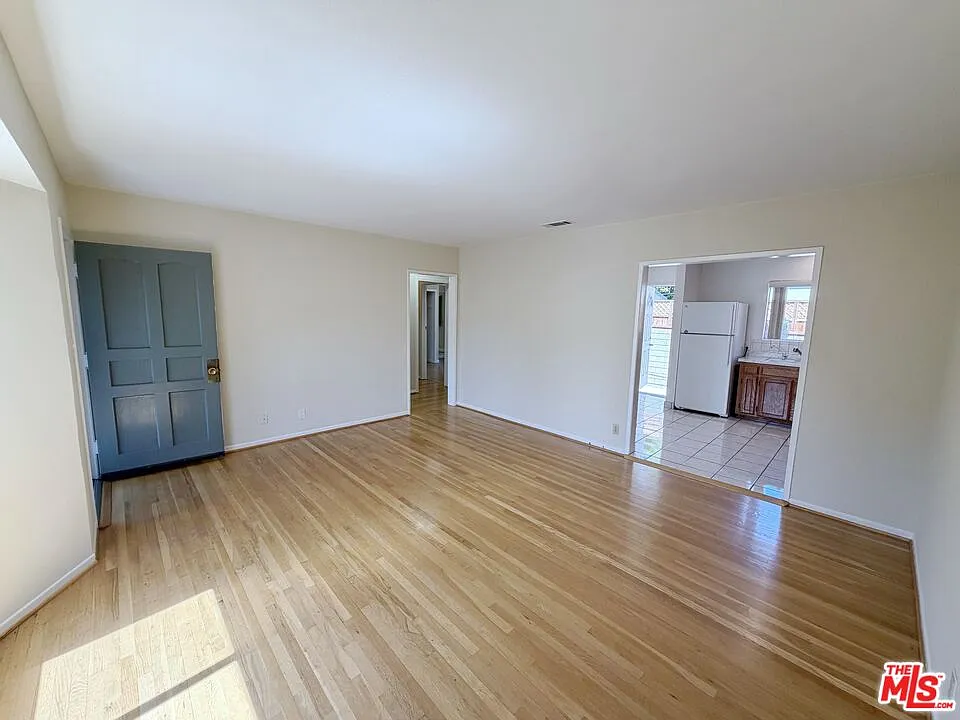 5 bed, 3.0 bath, 1890 sqft, $4,000 — Photo 2