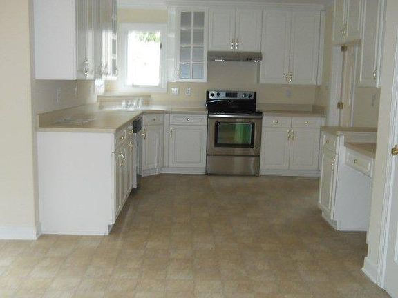 4th image of 11937 Blandfield St