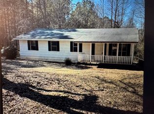 302 Mockingbird Dr, Camp Hill, AL 36850