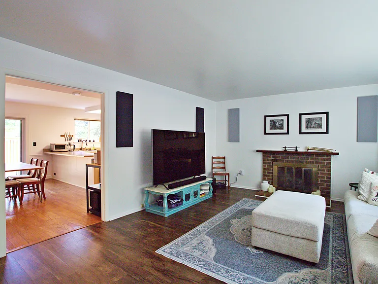 1450 Greenmont Ct — Photo 3