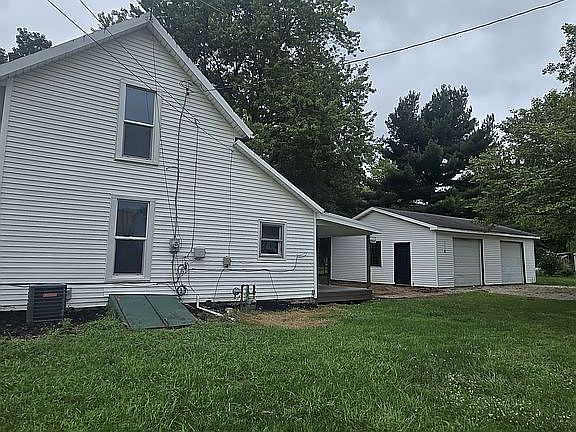 2nd image of 112 W Main St