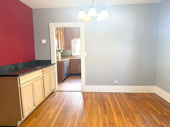 5th image of 126 E Washington Ave