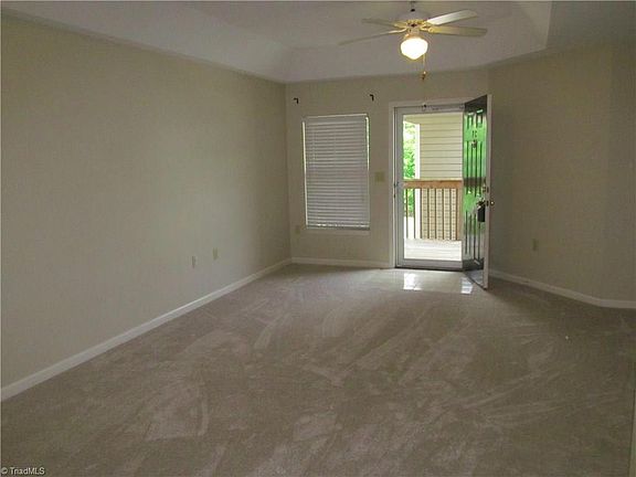 4th image of 2620 Ingleside Dr #2C