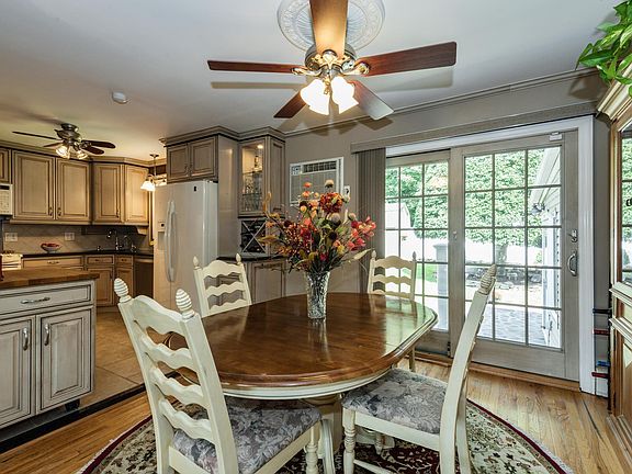 4th image of 49 Circle Dr