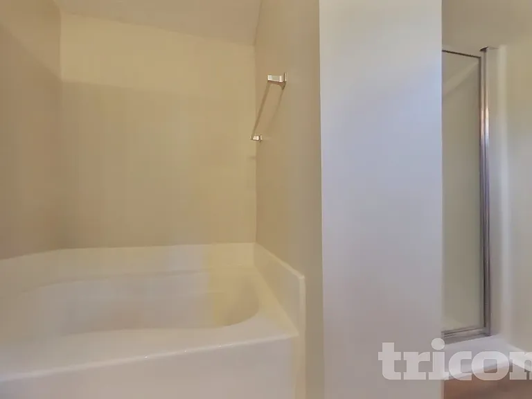 102 W Oaks Pl — Photo 7