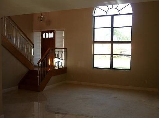 3rd image of 15904 Cotswold Ct