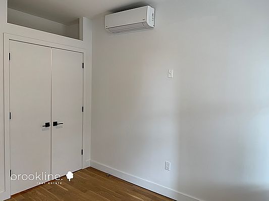 4th image of 62 Skillman Ave #1