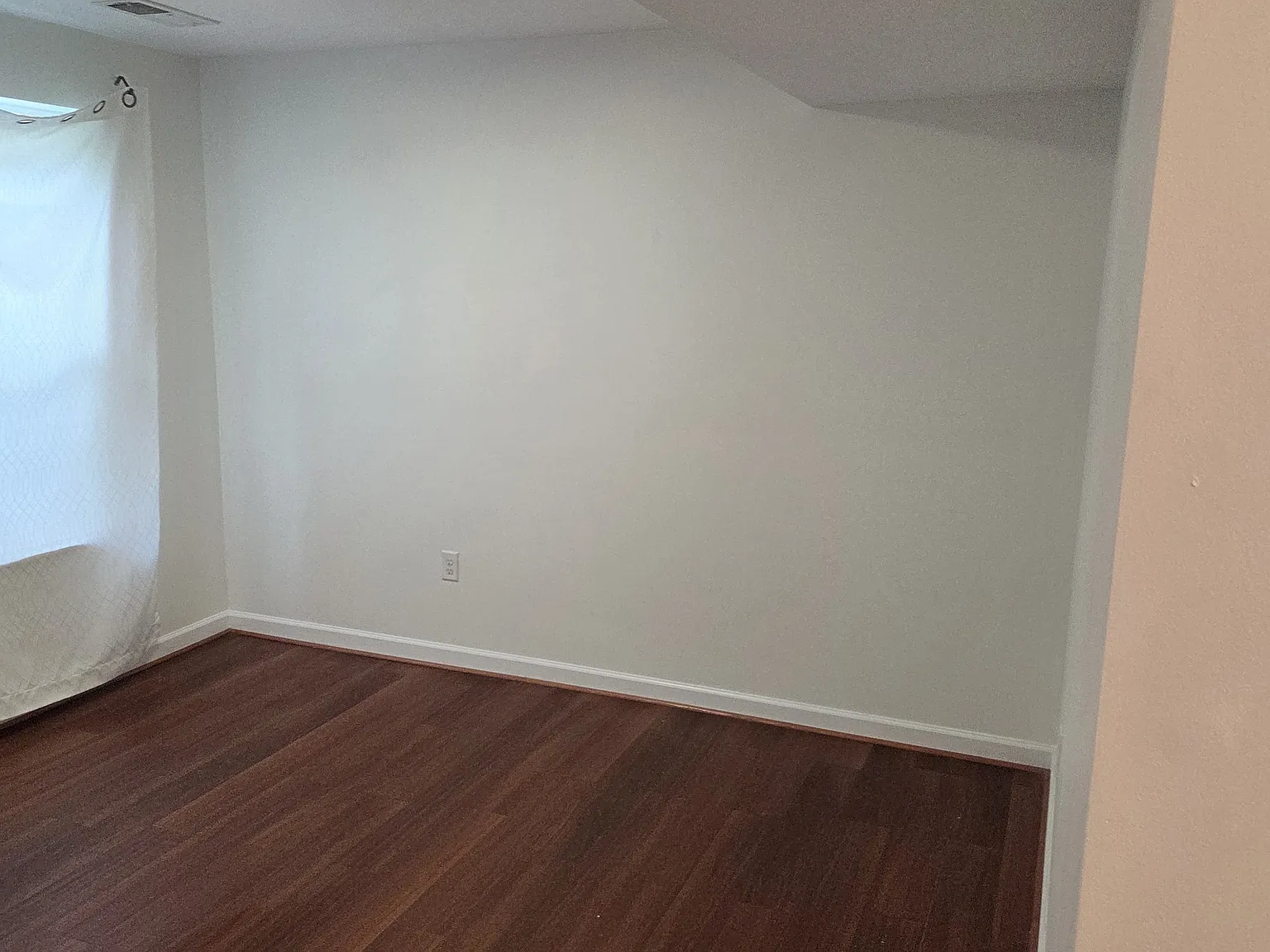 3 bed, 2.5 bath, 1660 sqft, $3,200 — Photo 3