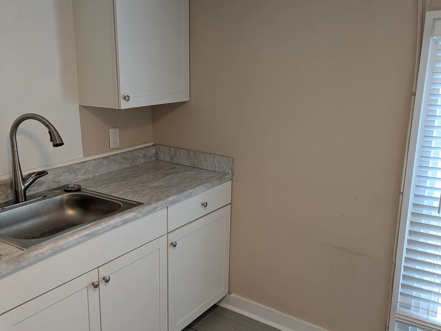 2 bed, 1100 sqft, $1,240 — Photo 4