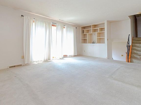 5th image of 21766 Forestview Cir
