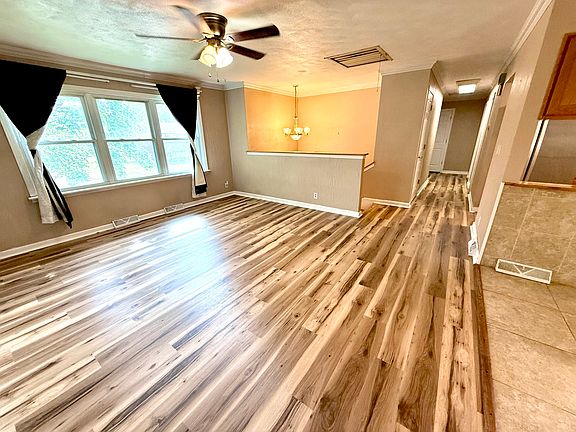 5th image of 1059 Meadow Ln