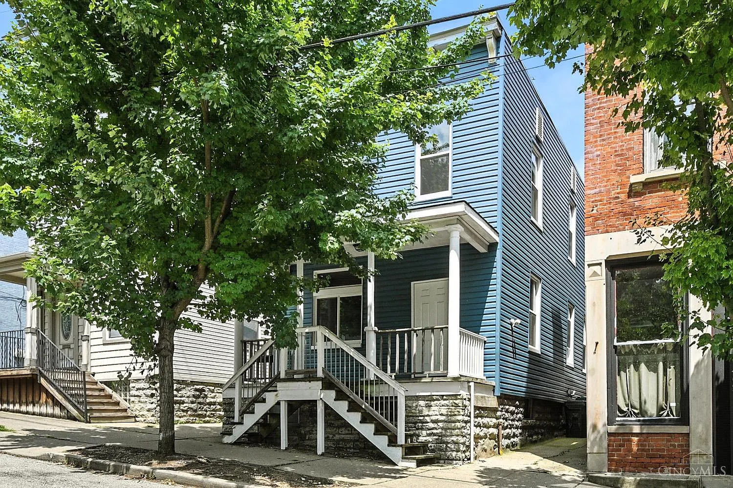 404 Warner St photo 1