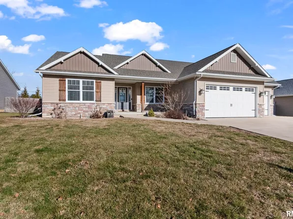 1821 Avenel Ln, Chatham, IL 62629