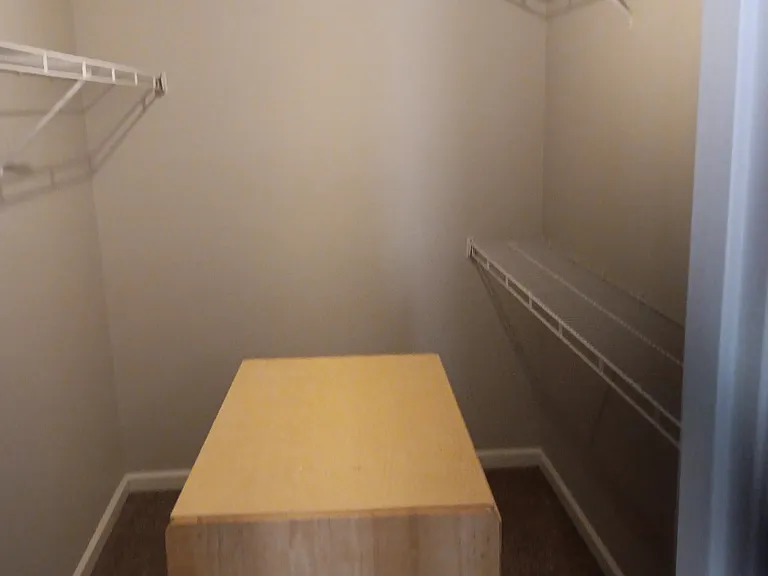 525 Charleston Ave — Photo 9