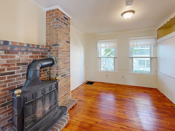 3rd image of 90 N Prospect St