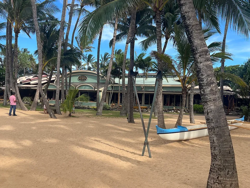 view of Mama's restaurant.