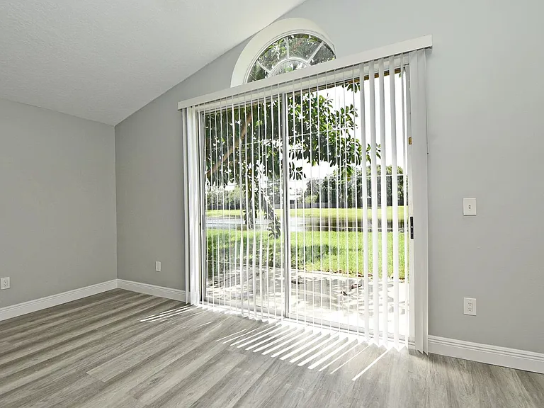1118 Sugarberry Trl — Photo 10