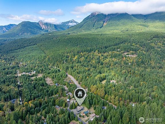 4th image of 106 Jack Fir Court W