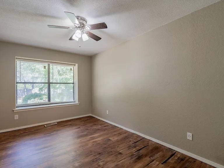 8807 E 56th St — Photo 11