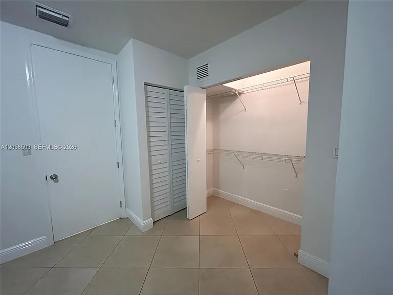 1034 Lenox Ave #8 — Photo 9