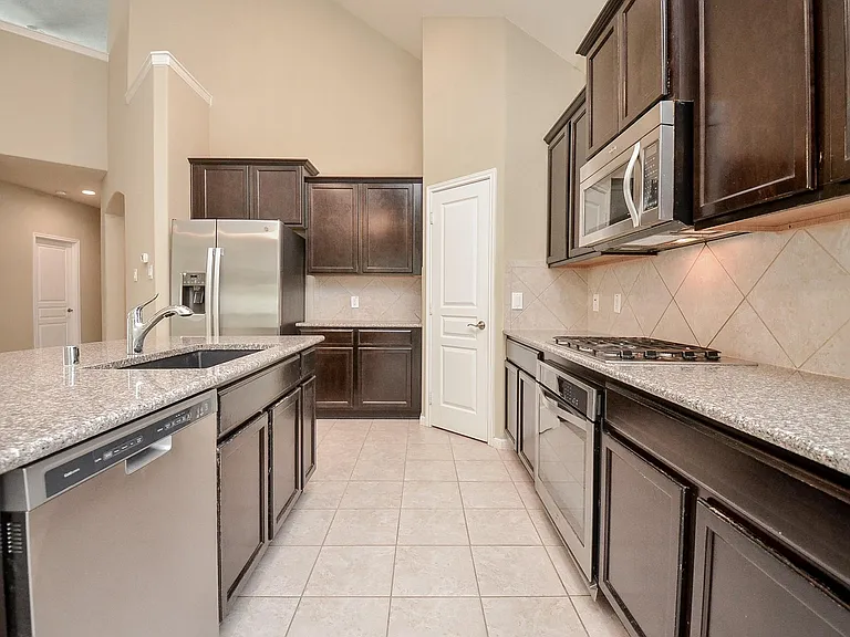 6418 Burgess Heights Ln — Photo 10