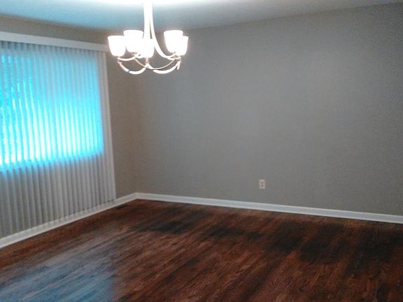 3rd image of 654 E Russell Lake Dr