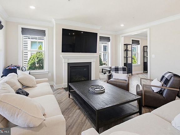 2nd image of 8693 Satinwood Dr