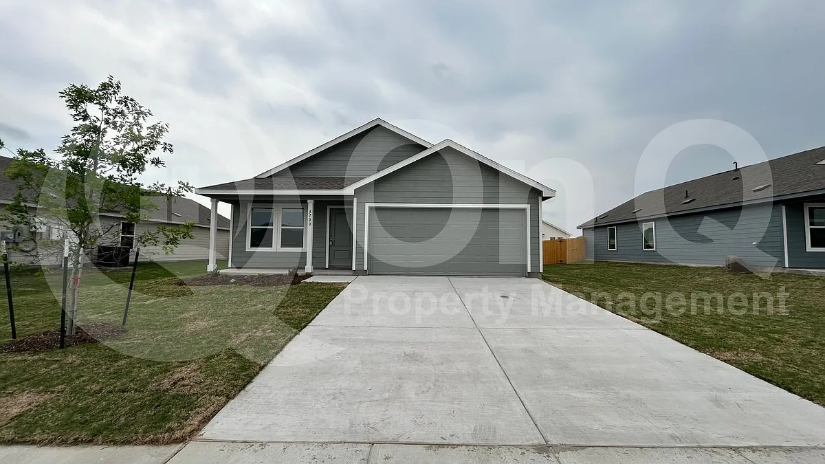3 bed, 2.0 bath, 1474 sqft, $1,999 — Photo 1