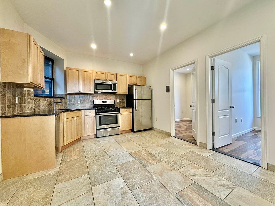 1st image of 785 9th Ave #400