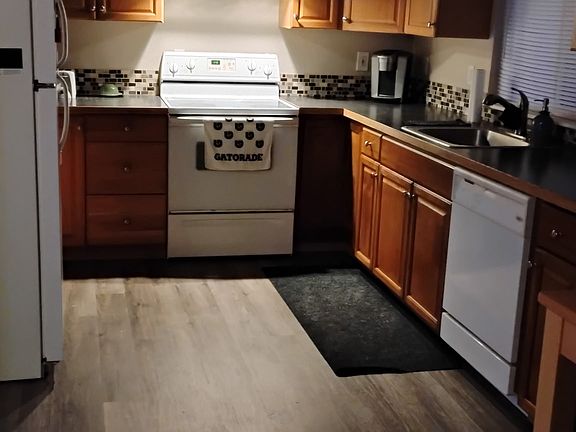 4th image of 14714 176th St E