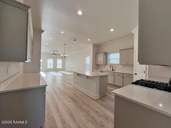 4th image of 303 Stover St