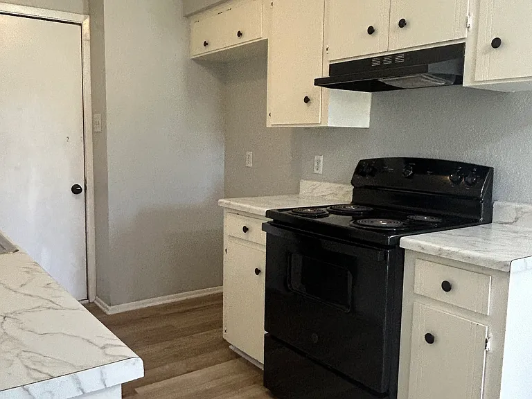 11601 Post Oak Cir #1 — Photo 4