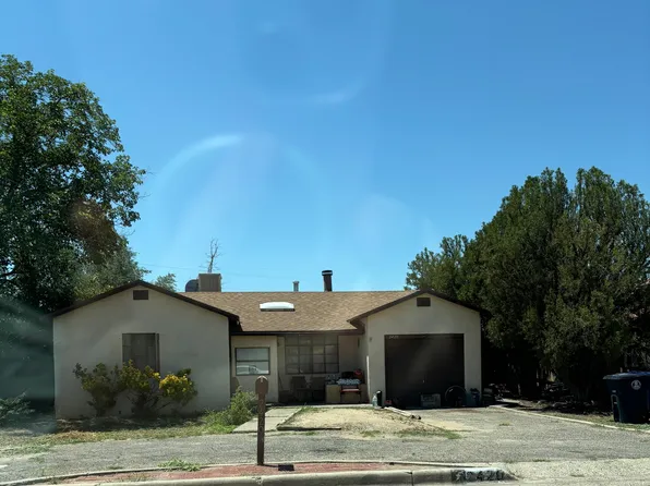2420 Pueblo Bonito Ct NW, Albuquerque, NM 87104