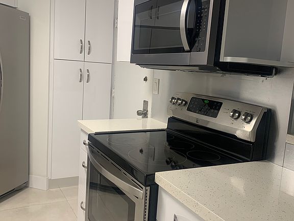 4th image of 825 Brickell Bay Dr APT 1544