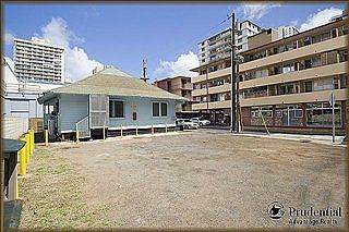 2nd image of 206 Kapuni St